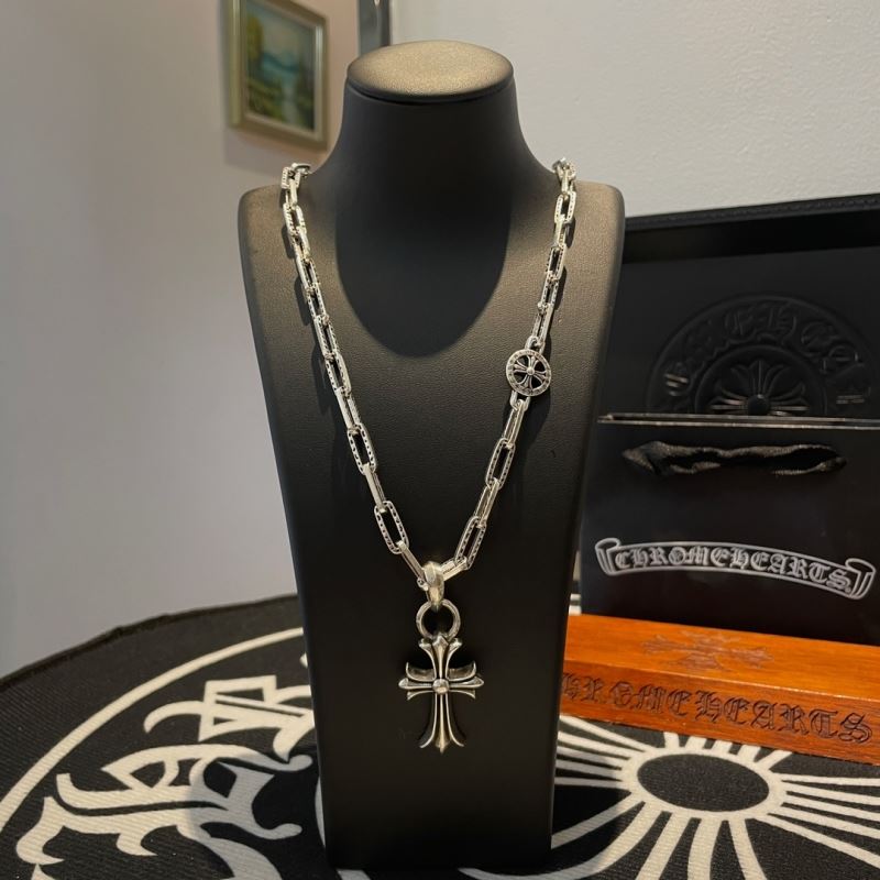 Ch*0me He**ts necklaces